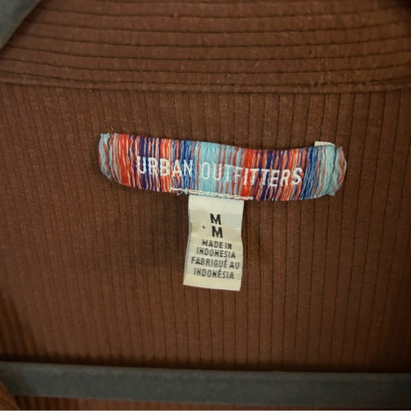 Urban Outfitters Brown Ruched Front Long Sleeve - Picture 3 of 3